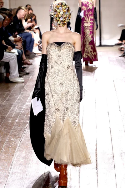 Look 15